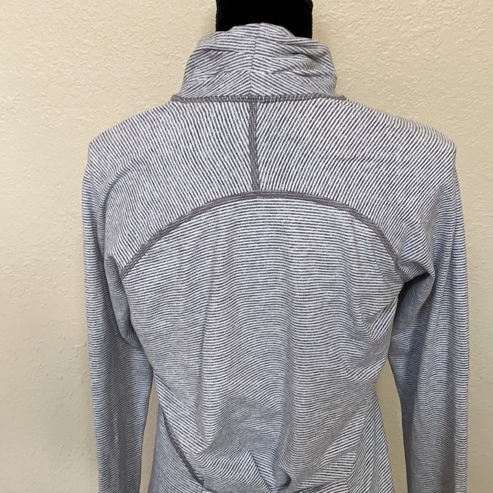 Lululemon Pullover - Picture 12 of 15